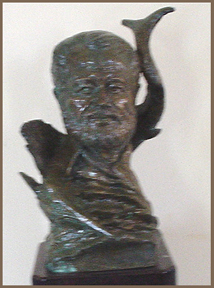 Bust of Hemingway in La Terraza